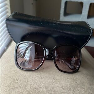 Elegant Black Sunglasses